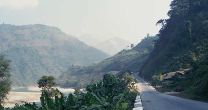 Estrada perto de Kathmandu
