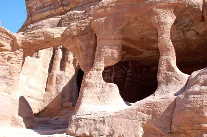 site_petra cavernas interior