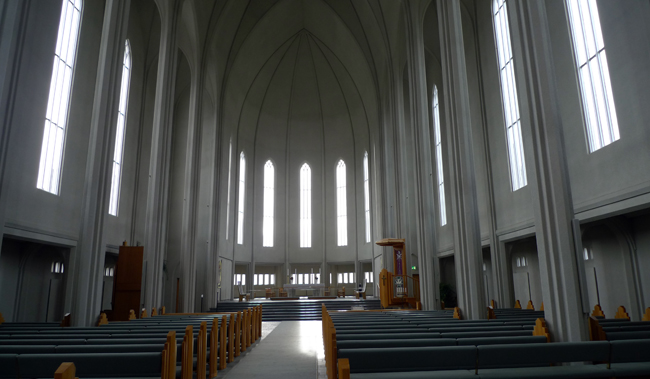 site_reykjavik_catedral_pulpito