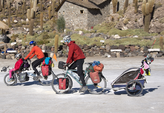 ciclistas chegam à Isla del Pescado