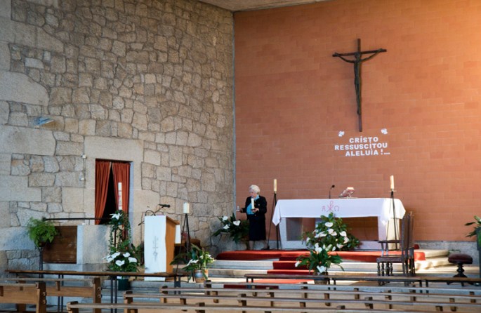 interior da Igreja de Águas