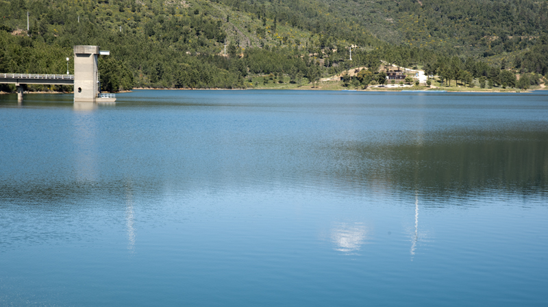 vista da barragem desde o pontão