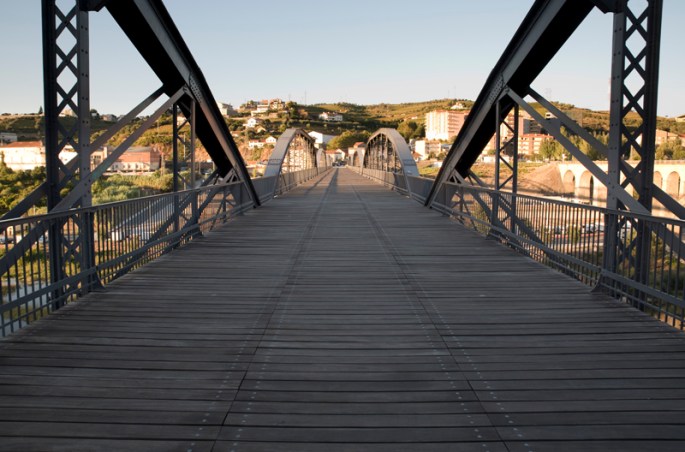 ponte pedonal na Régua
