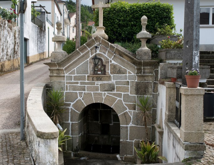 Fonte perto do Convento