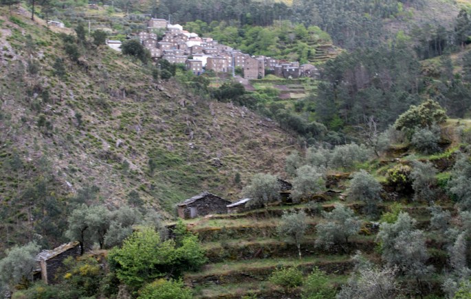 Piódão visto do caminho para Foz d’Egua