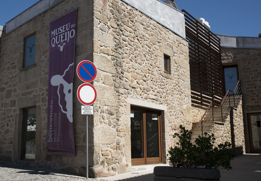 Muralha de Vila de Touro