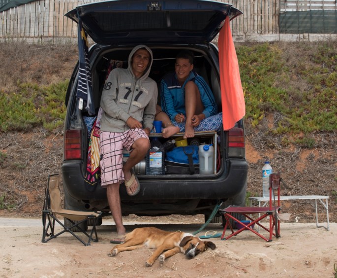 Visitantes "alojados" na Praia do Norte