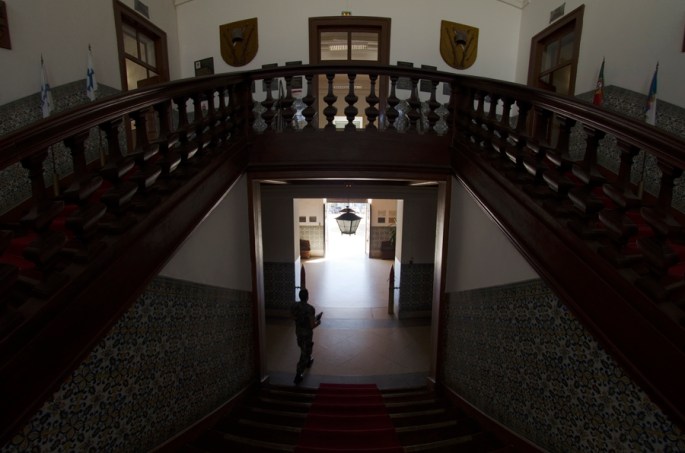 Escadaria principal - a madeira das escadas ainda é a original