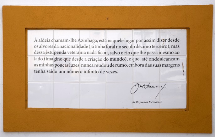 Excerto de As Pequenas Memórias no passadiço ao lado do rio