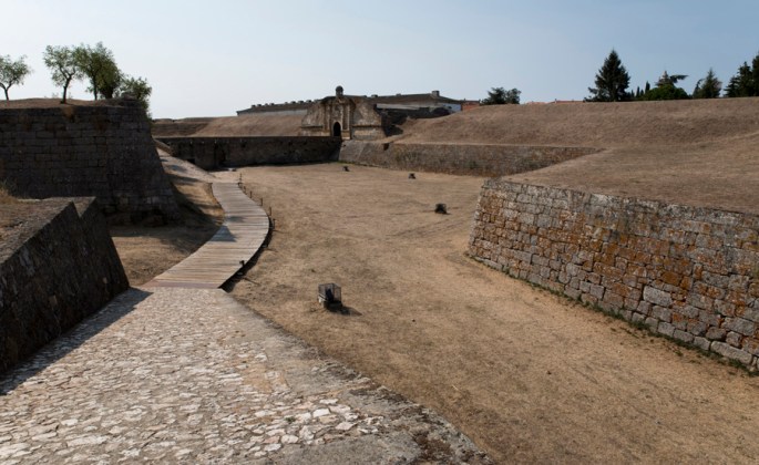 Fosso entre as muralhas