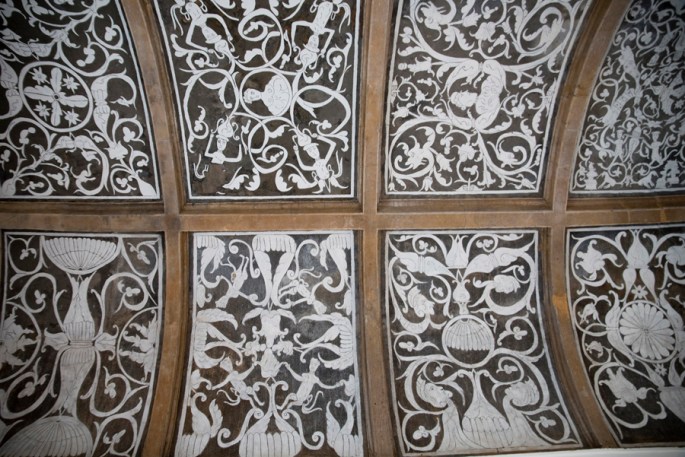 Esgrafitos na abóbada