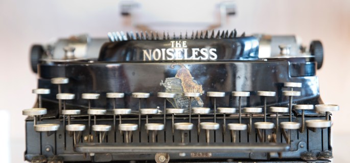 Máquina de escrever de 1924 e contou ainda com o envolvimento de Wellington Parker Kidder