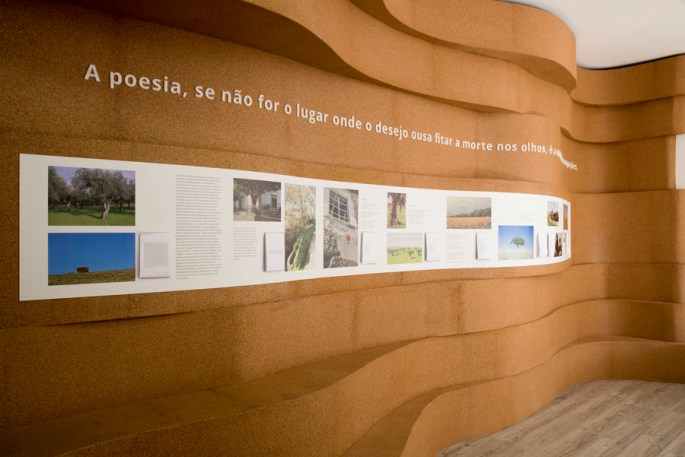 Interior da Casa da Poesia