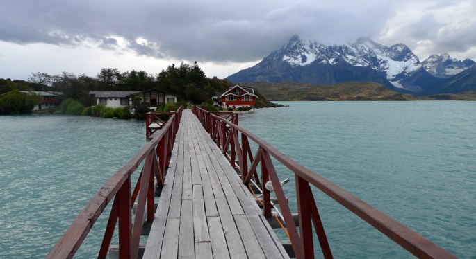 Ponte para o Hotel Pehoé