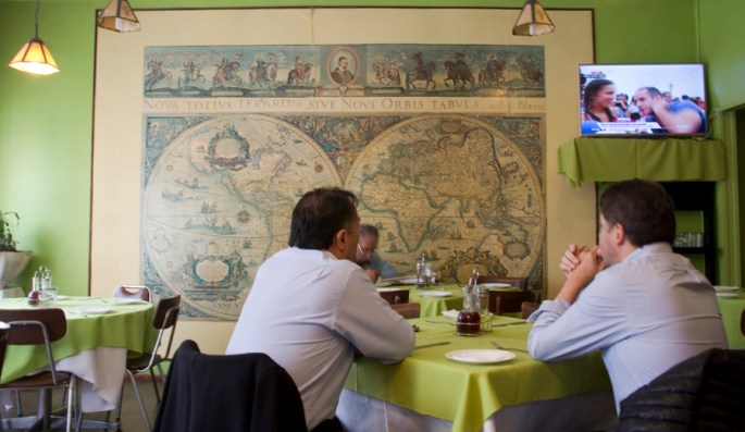Restaurante com comida local e frequentado por residentes na cidade