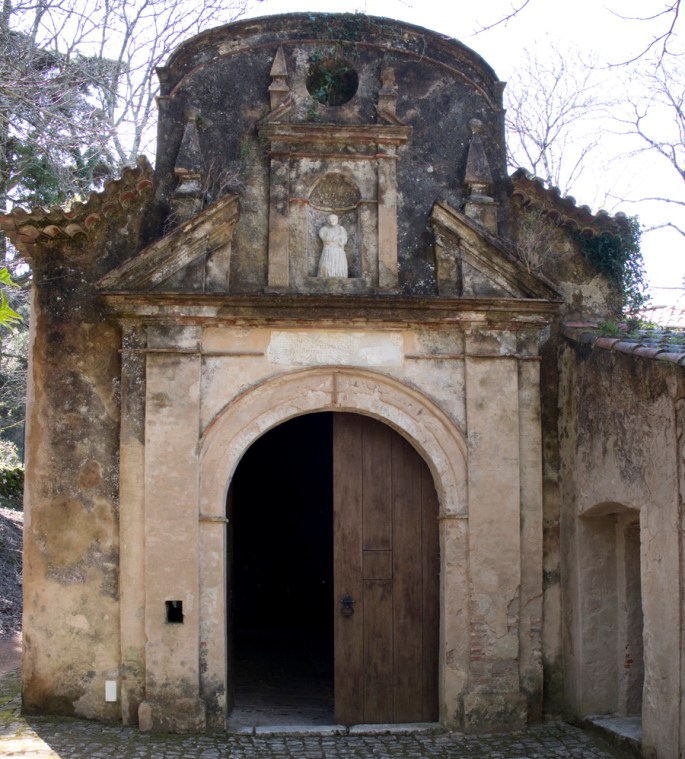 Entrada para a casa dos silos com uma imagem de Santo António do qual o neveiro mor era um grande devoto