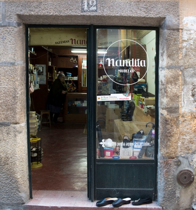 Porta e montra da nadita