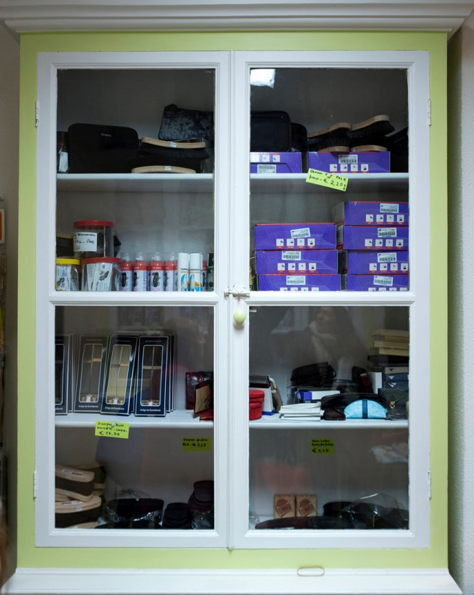 Armário antigo da loja