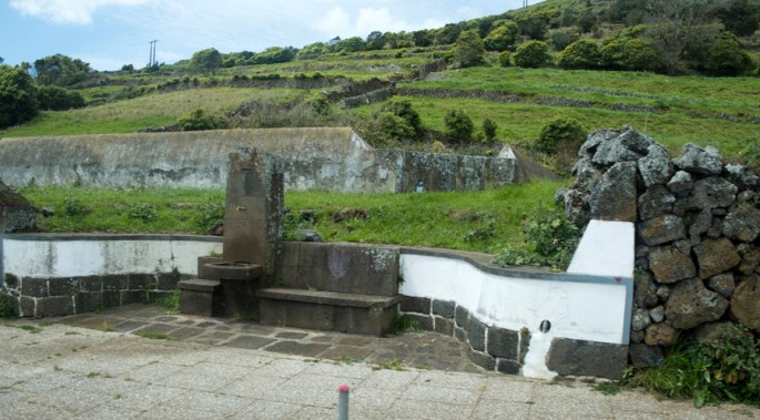 Chafariz para aproveitar uma nascente