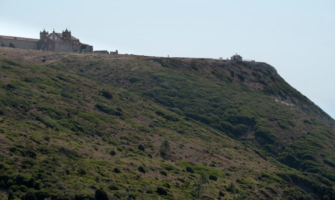 Vista do santuário da Serra da Arrábida