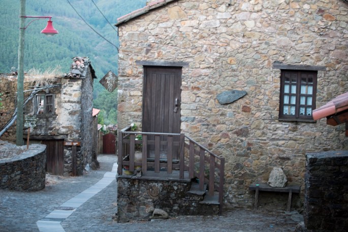 Há alojamento local, um restaurante e artesanato