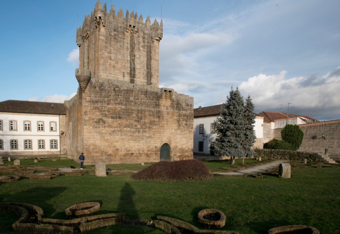 O castelo tem cinco pisos e funciona como Museu Militar