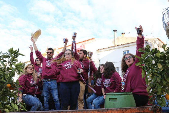 Jovens que organizaram o madeiro ©CMPenamacor