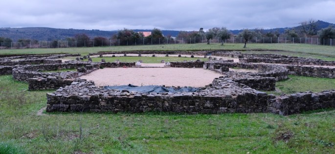 As ruínas estão numa zona agrícola