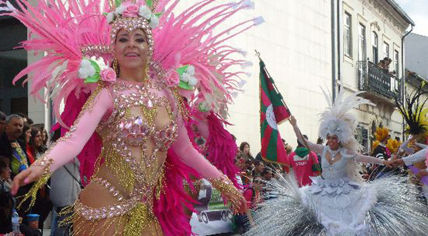 O desfile na rua origina maior proximidade