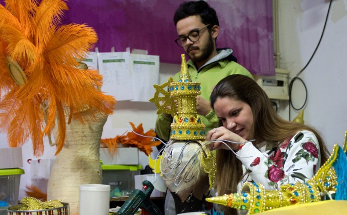 Preparativos para o desfile dos Sócios da Mangueira