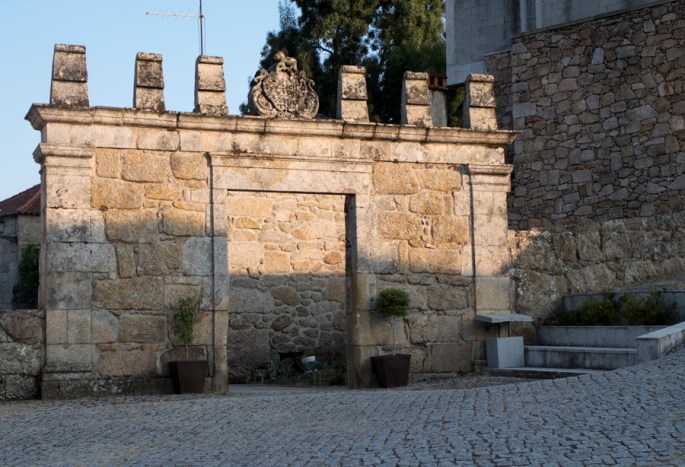 Entrada do pátio onde Aquilino Ribeiro nasceu