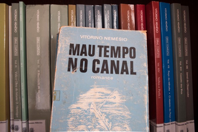 Exemplar de Mau Tempo No Canal