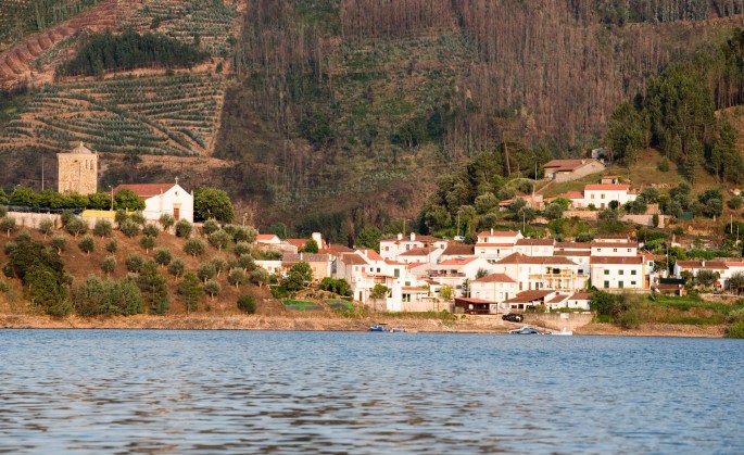 O rio Zêzere e vista para Dornes