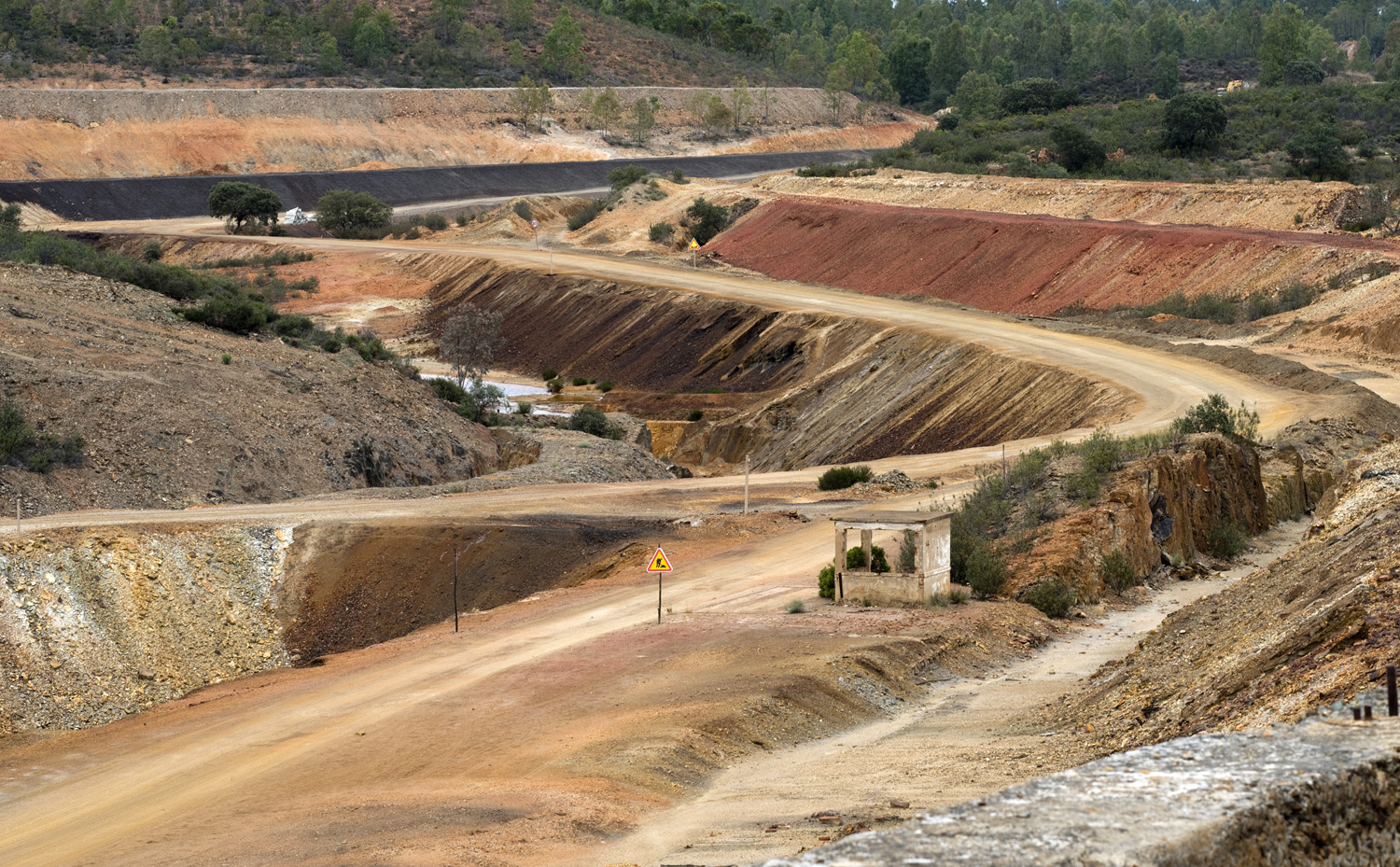 Acessos rodoviários para a Achada do Gamo