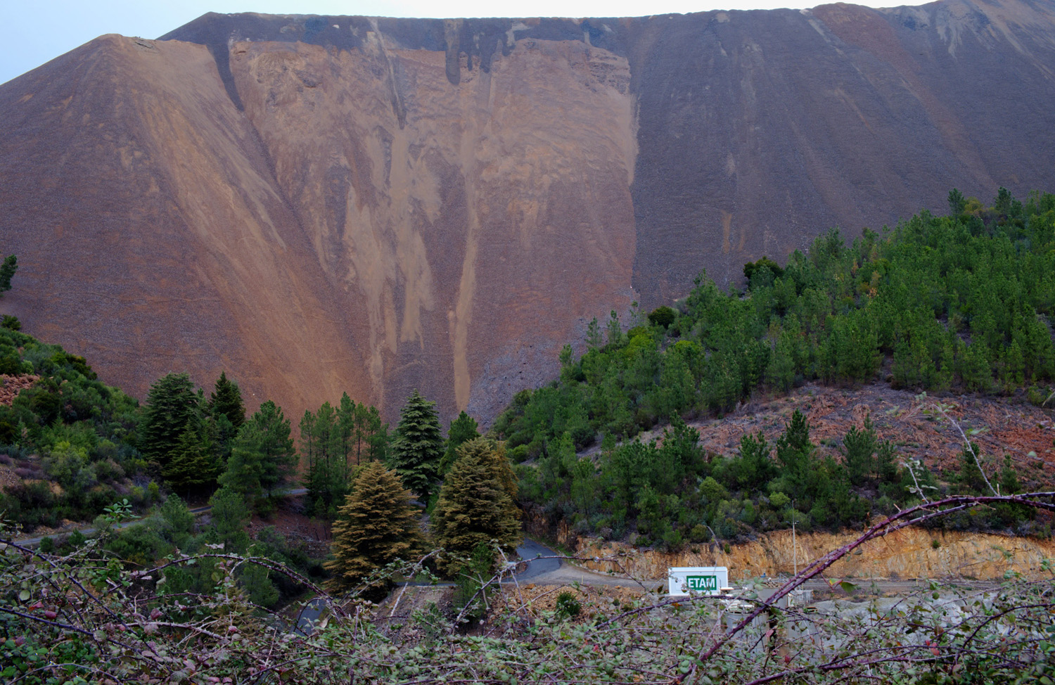 Escombreira em redor de Barroca Grande