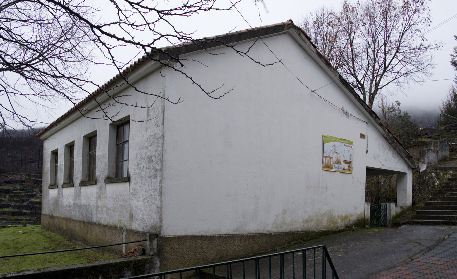 A escola construida com o dinheiro do povo