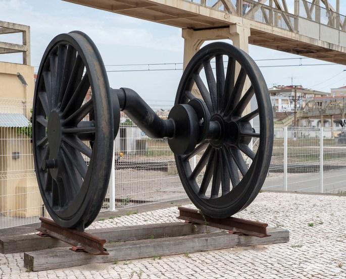 Peça no exterior do Museu