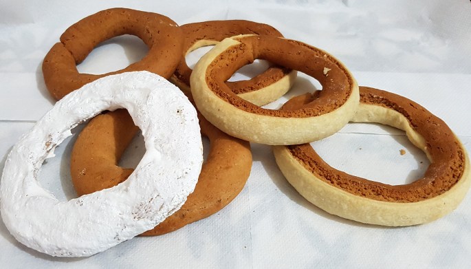 Popias. Brancas, especies e simples