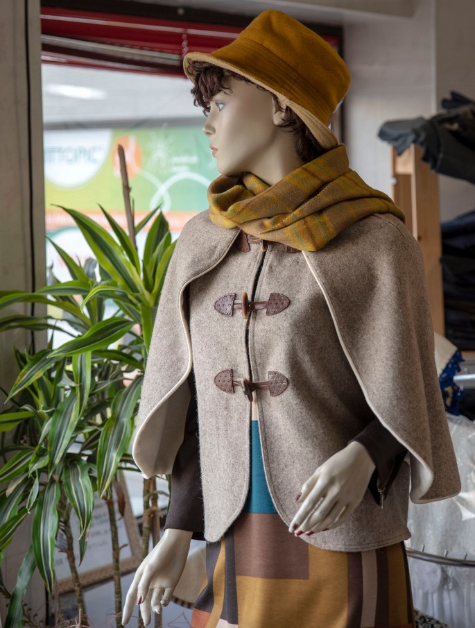 Burel aplicado em peças modernas