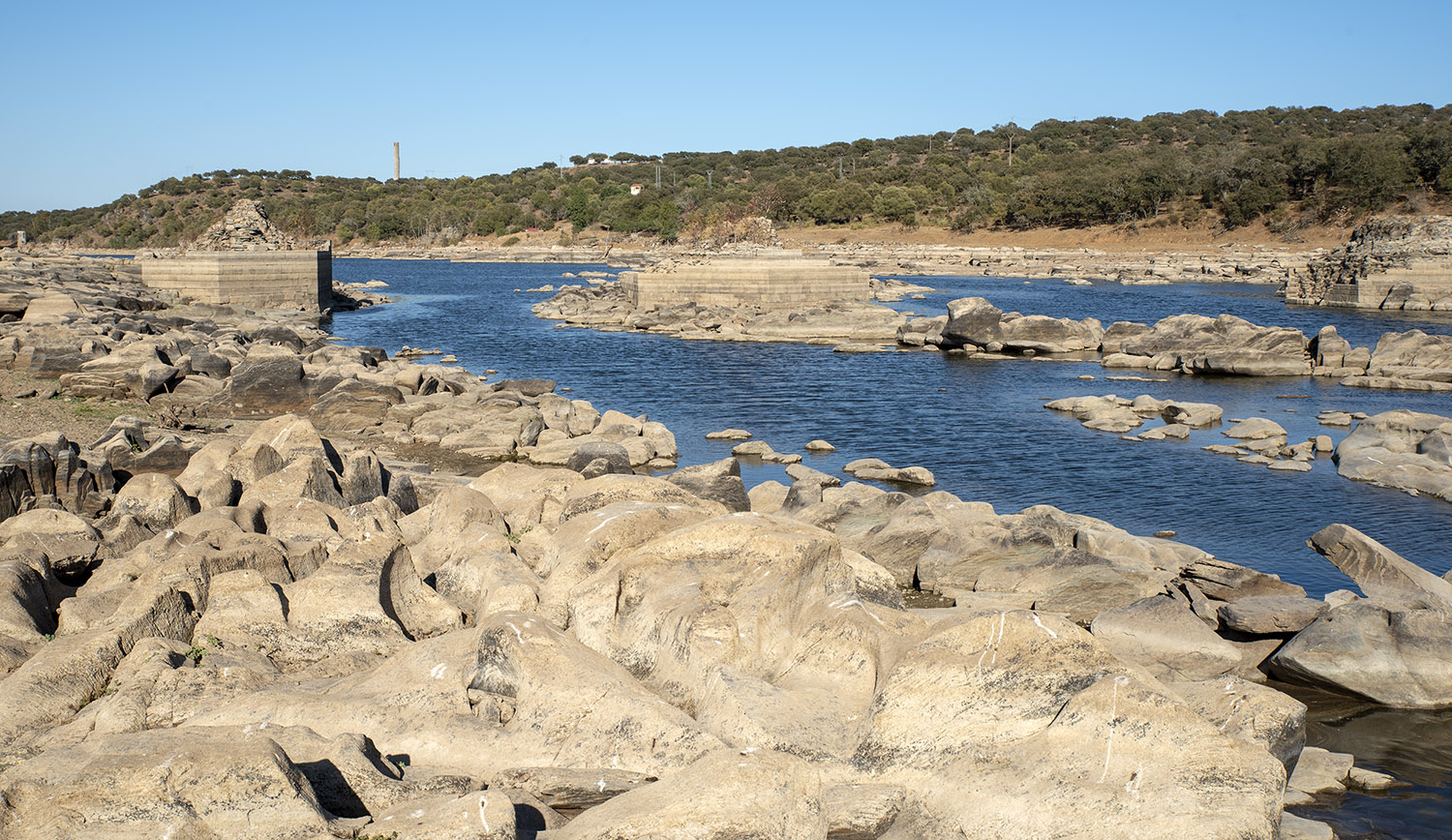 Onde a ponte foi dinamitada