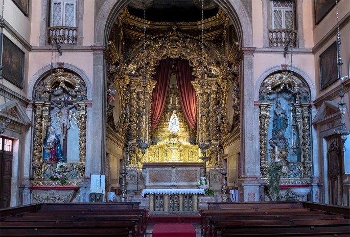 Interior da igreja da Pena