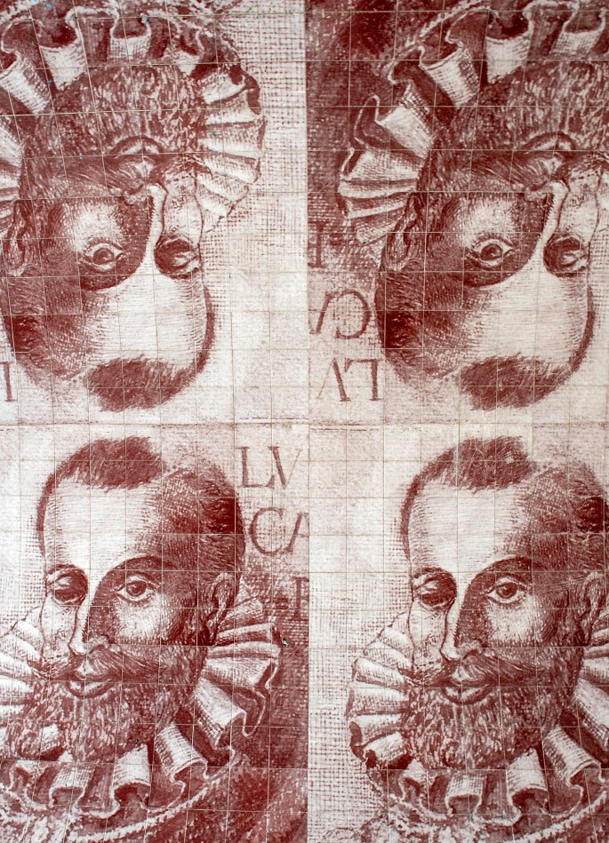 Mosaicos retratam Camões. Trabalho de Leonel Moura no Pátio do Tronco