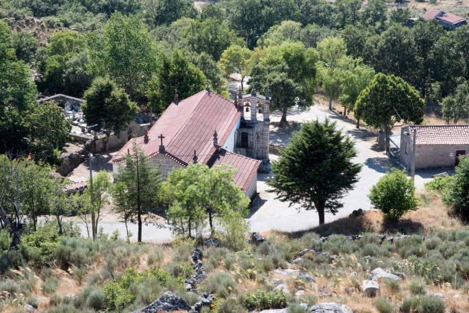 Outra igreja no alto de Jarmelo
