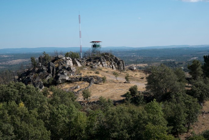 Vista do marco geodésico