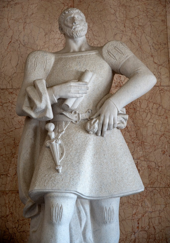 Estátua no interior dos Paços do Concelho