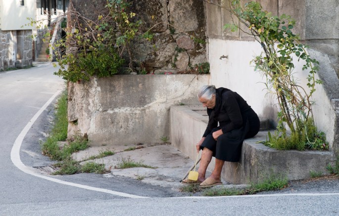 site_mulher_mosteiro_silgueiros_2149