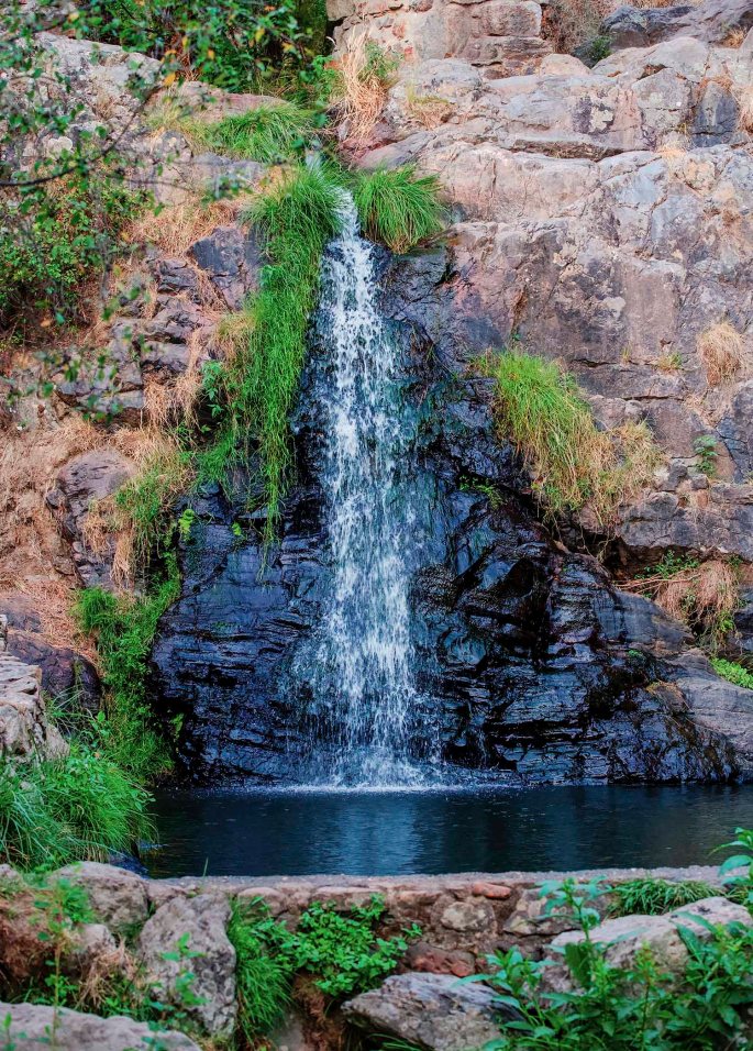 site_penedo_furado_cascata3a_hdr