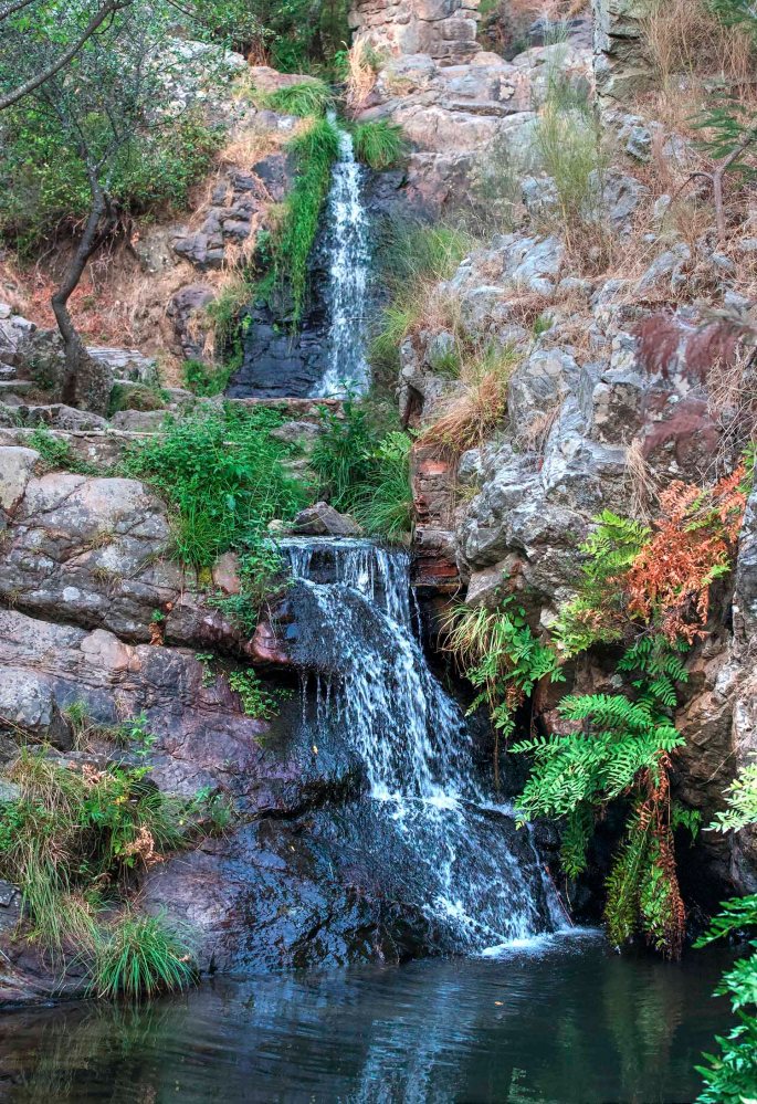 site_penedo_furado_cascata4a_hdr